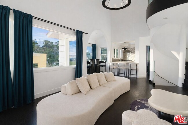 Building Photo - 8810 Hollywood Blvd