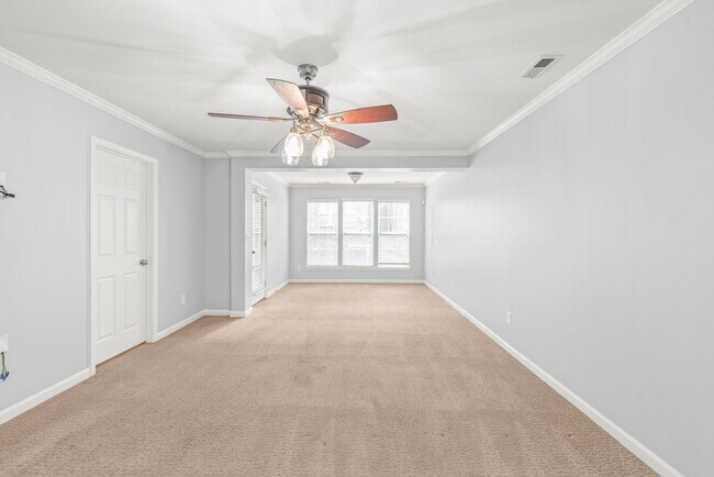 Building Photo - Charming Full-Brick Townhome in the Heart of South End