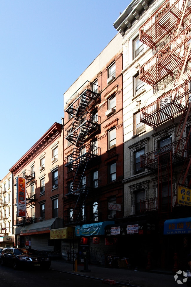 Building Photo - 109 Eldridge St