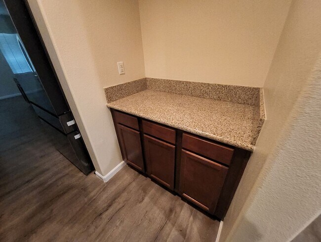 Foto del edificio - 5815 Pearl Ridge Dr