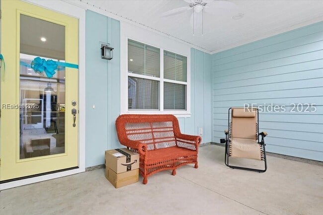 Foto del edificio - 215 Tropics Ave