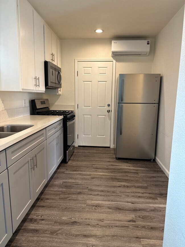 Foto del edificio - 241 W 89th St