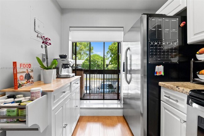 Foto del edificio - 2281 SW 15th St
