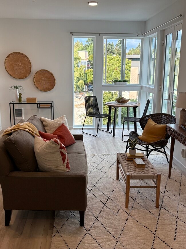 403 Living Room/Dining Area - The Harp