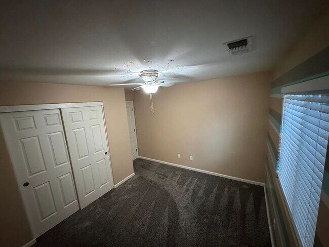 Foto del edificio - For Rent Beautiful 4-Bedroom Home in Southwest Bakersfield