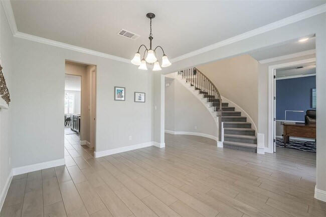 Building Photo - 25 Snowdrop Lily Dr