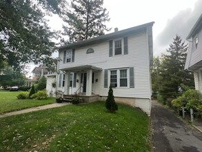Building Photo - 2129 James St