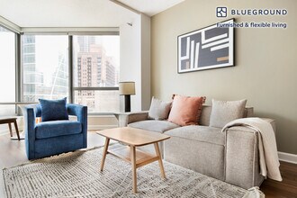 Building Photo - 300 N Canal St