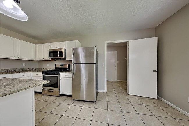 Building Photo - 21693 Holly Leaf Ct