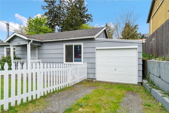 Building Photo - Cute Tacoma 2bed / 1bath Home