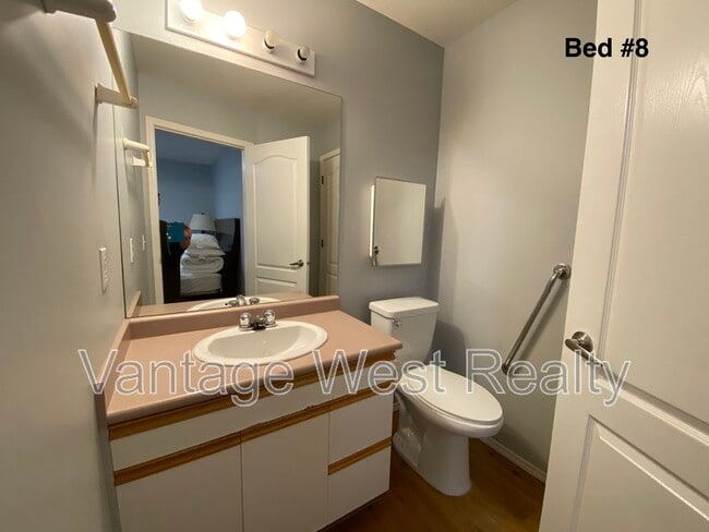 Photo du bâtiment - 453-453 Morrison Ave