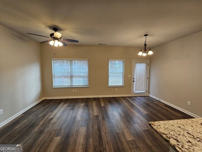 Building Photo - 6056 Oak Bend Ct