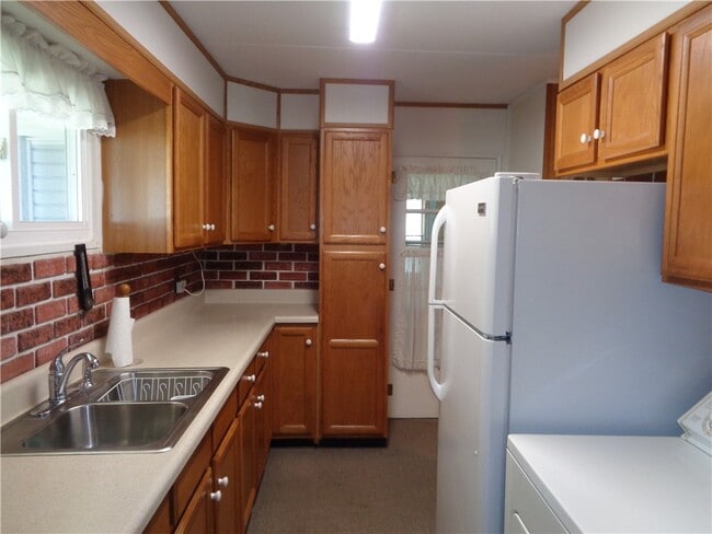 Building Photo - 209 Winding Way