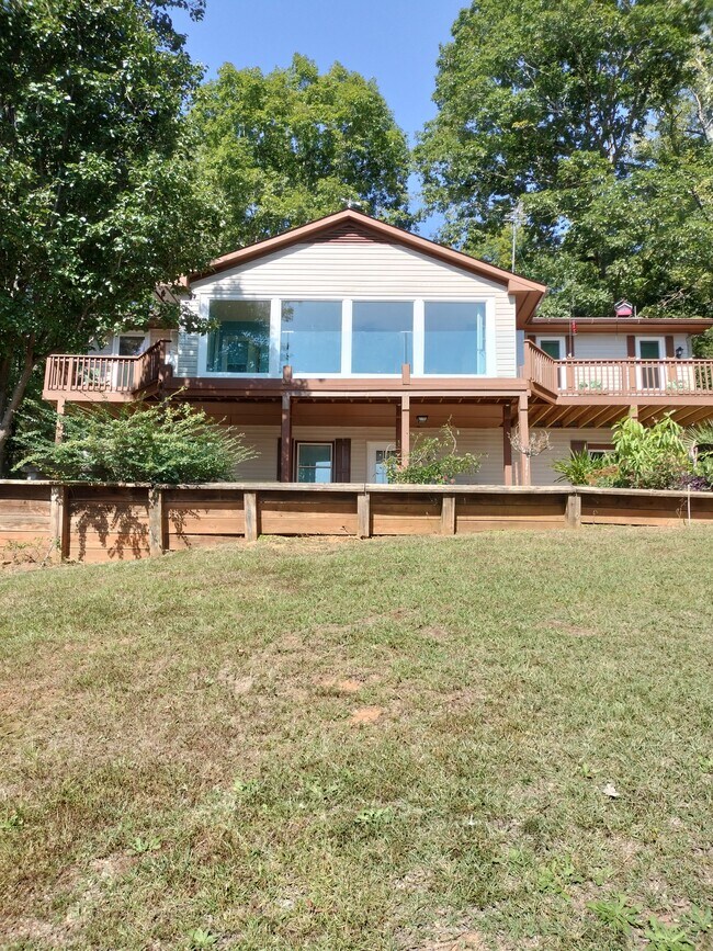 Building Photo - 295 Oak Hill Dr