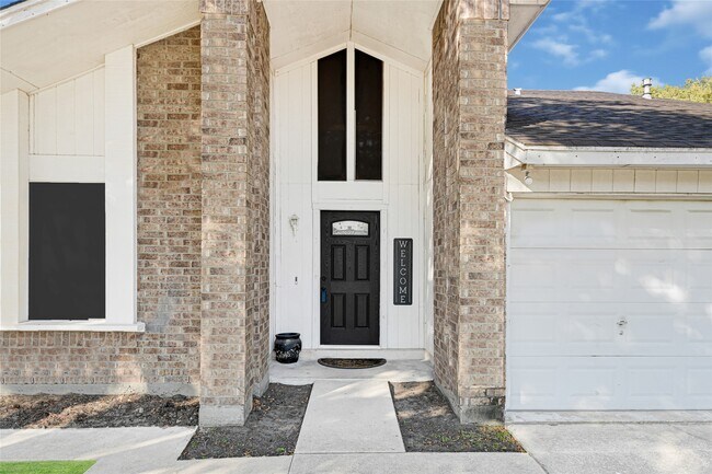 Foto del edificio - 5538 Fairview Forest Dr