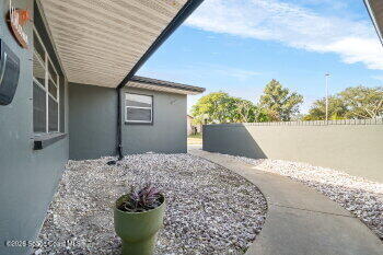 Foto del edificio - 472 Ironwood Dr