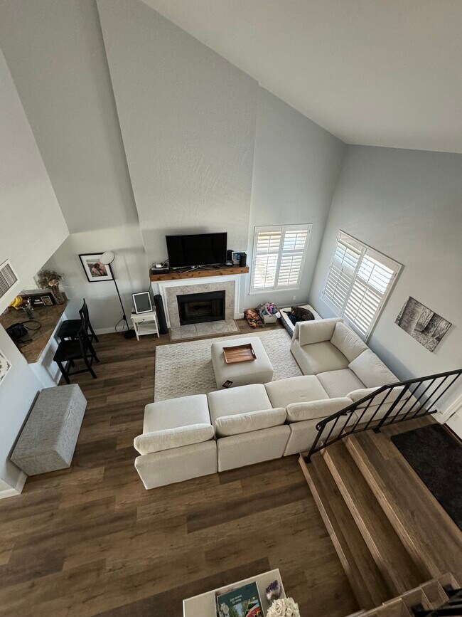 Building Photo - 10692 Braverman Dr