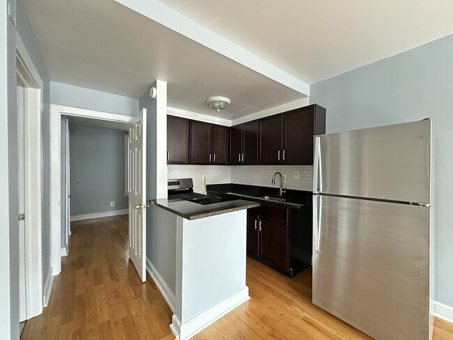 Foto del edificio - 5670 N Ridge Ave