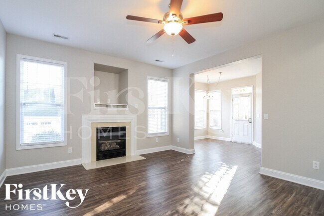 Foto del edificio - 221 Bridgewater Dr