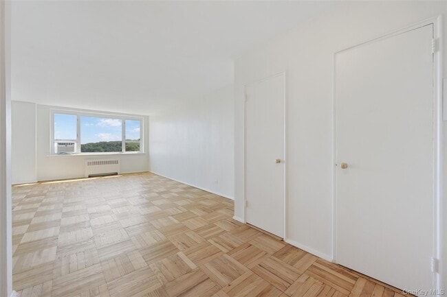 Building Photo - 5355 Henry Hudson Pkwy W