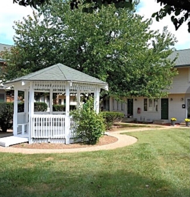 Building Photo - One bedroom one bath in great location!