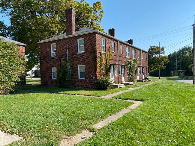 Foto del edificio - 649 N Nelson Rd