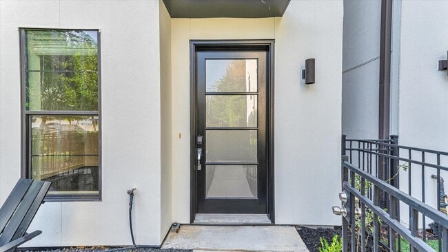 Building Photo - 2115 Colorado St