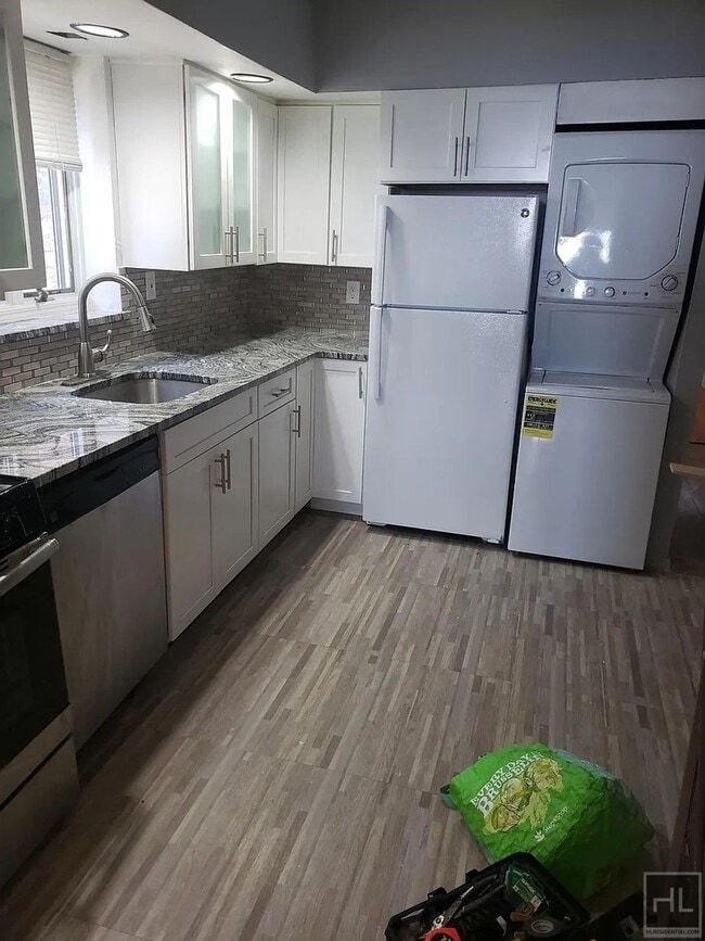 Building Photo - LITTLEFIELD AVENUE