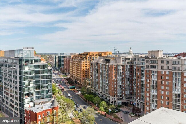 Foto del edificio - 555 Massachusetts Ave NW