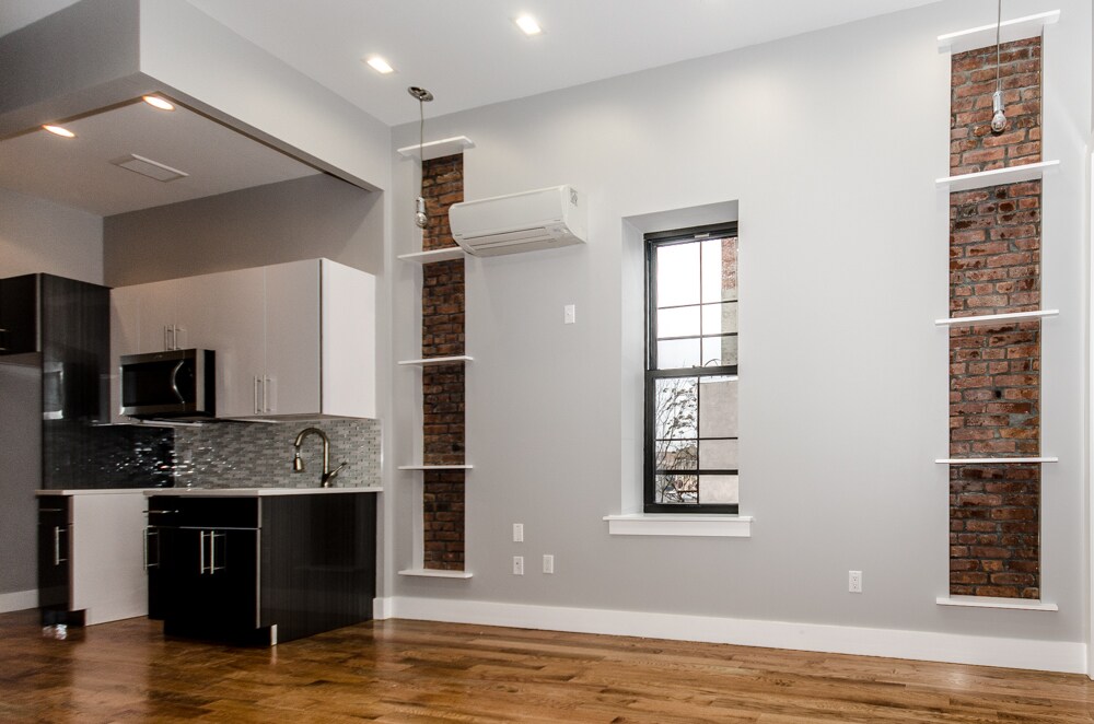 Foto principal - 12 Evergreen Ave