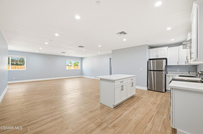 Foto del edificio - 13100 Filmore St