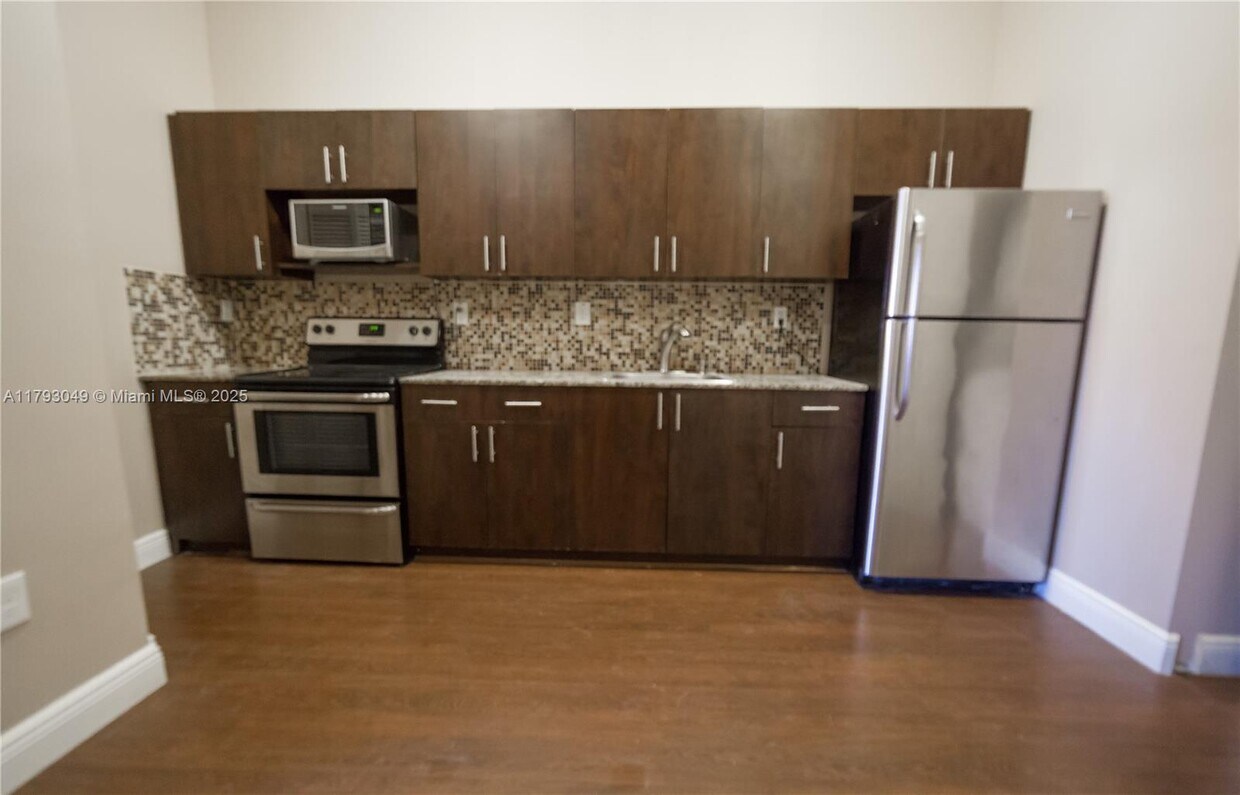 Foto principal - 1469 SW 5th St