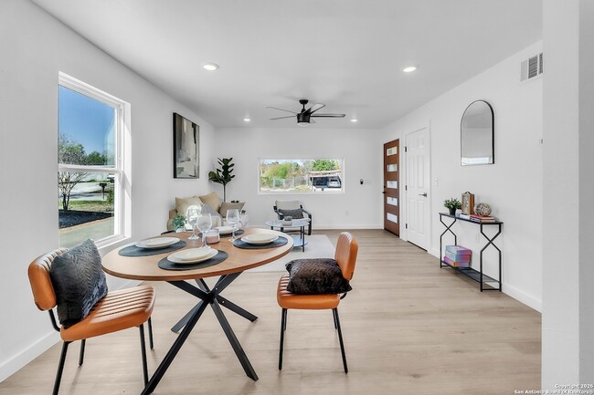 Foto del edificio - 1118 Shadwell Dr