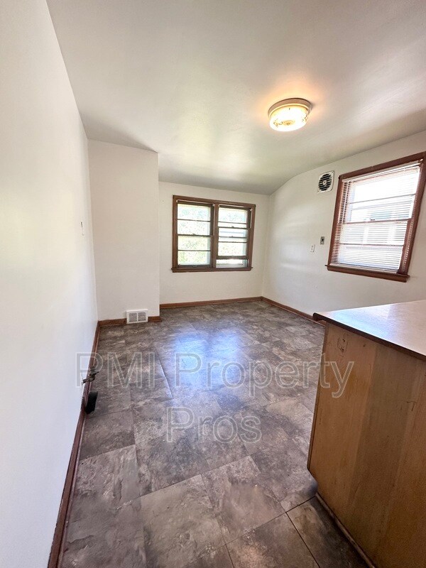 Building Photo - 3821 N 39th St
