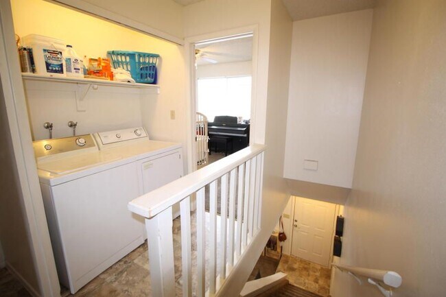 Foto del edificio - 101 N 1850 W #29