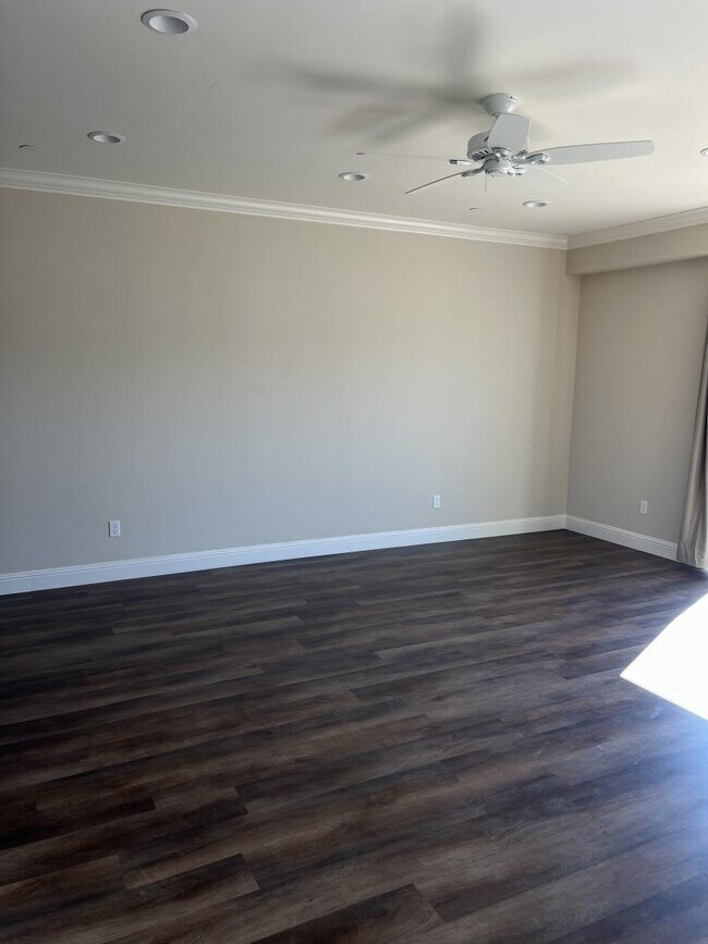 Building Photo - 147 Bundeson Dr
