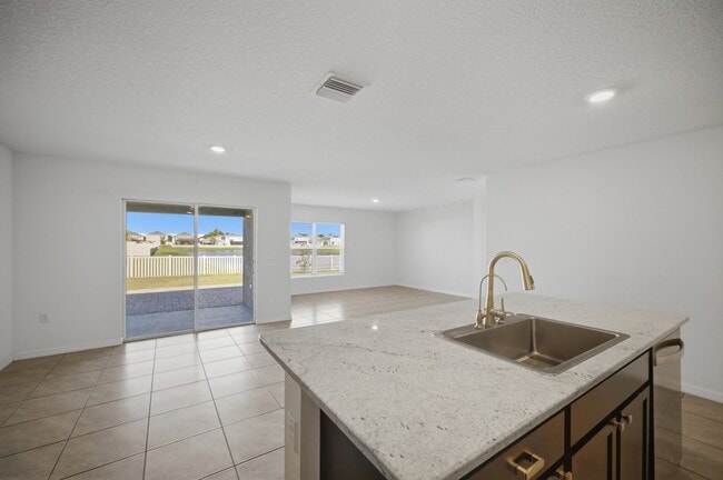 Building Photo - 2812 Gumbo Limbo Dr