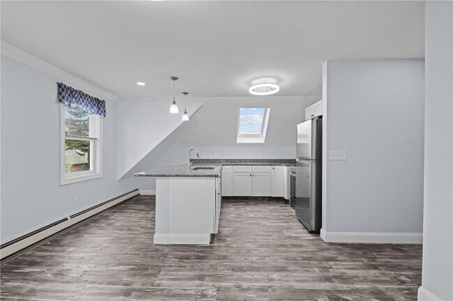 Building Photo - 17 Selkirk Rd