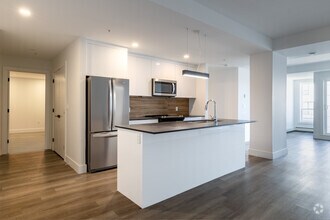 Interior Photo - Courtyard 1 & 2 At Bayers & Young