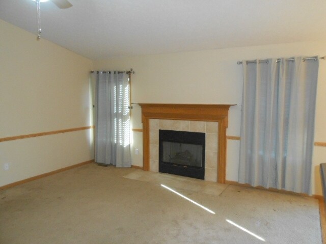 Foto del edificio - 3195 Weeping Spruce Dr