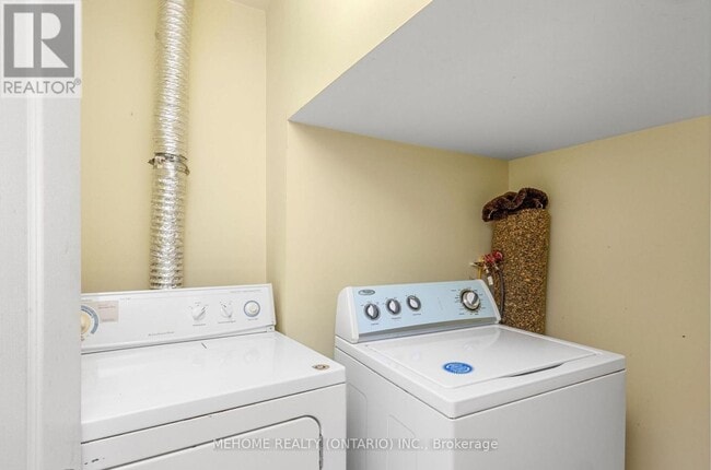 Building Photo - 14 Tarsus Crescent
