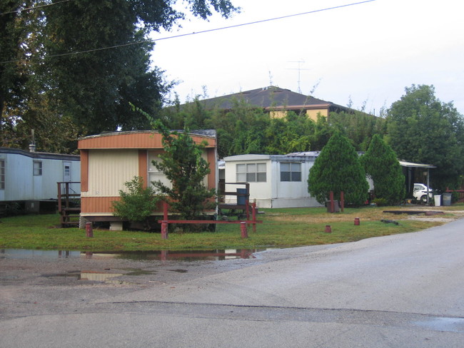 3rd pic of property - Oak Hill Mobile Home Park