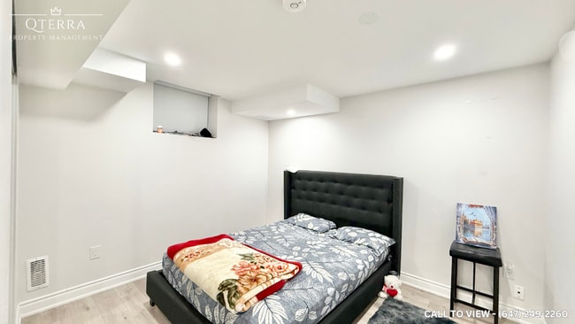 Building Photo - 4082 Channing Cres