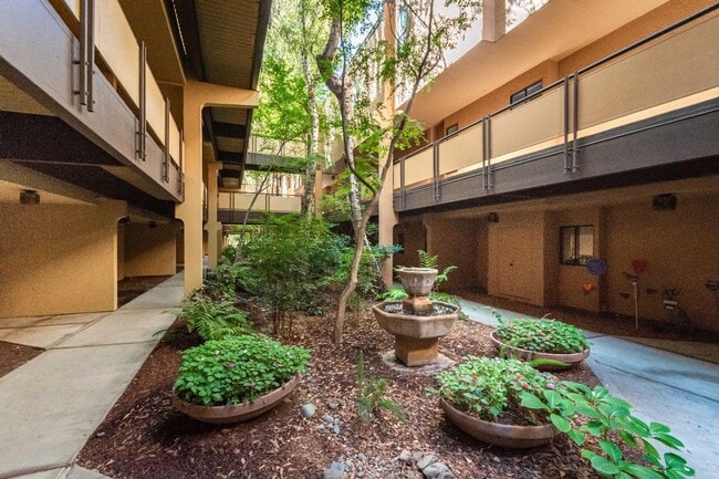 Building Photo - DOWNTOWN LIVING AT ITS FINEST! - 2 bedroom...