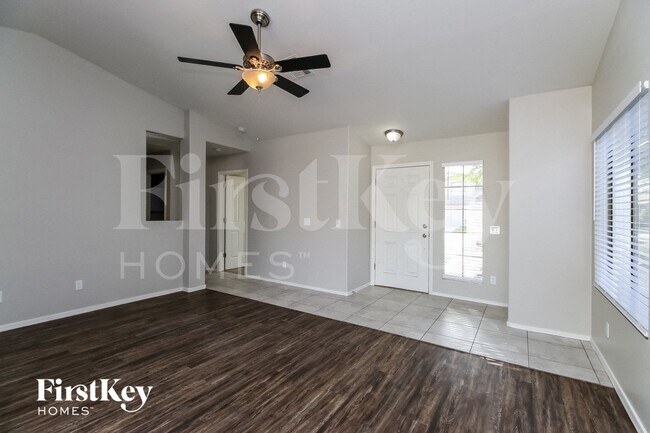 Foto del edificio - 2290 E Nunneley Ct