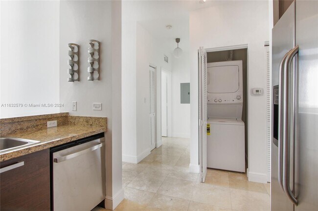 Foto del edificio - 2525 SW 3rd Ave