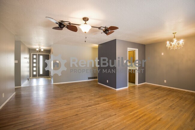 Foto del edificio - 6504 Loftus Ave NE