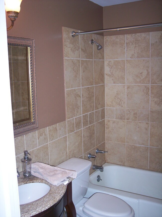 Foto del edificio - 3688 Idle Creek Dr