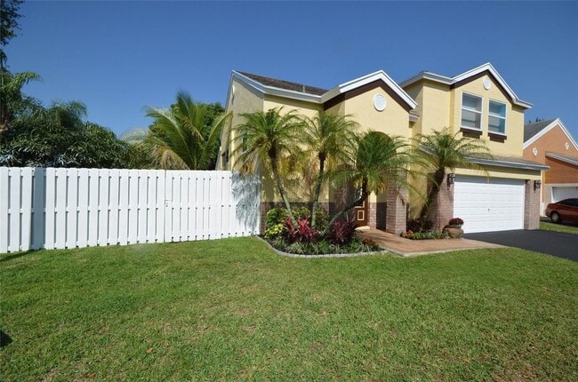 Building Photo - 10871 SW 11th Manor