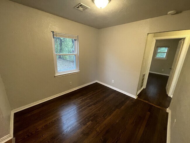 Foto del edificio - 2 Bed, 1 Bath Home